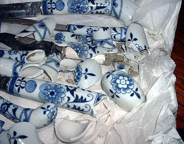 antique porcelain destroyed by packing in an envelope with no packing
